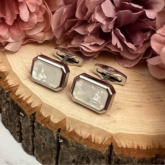 Shimmering Mother of Pearl Silver Cufflinks - Picture 4 of 15